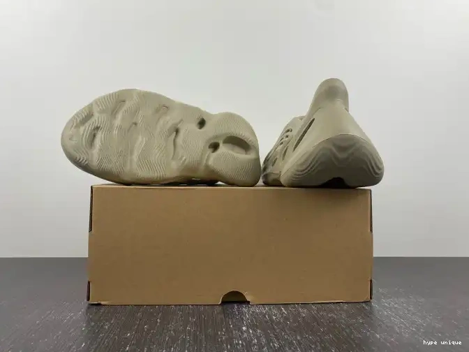 hype RNR Stone Yeezy Adidas Salt Foam GV6840 0606